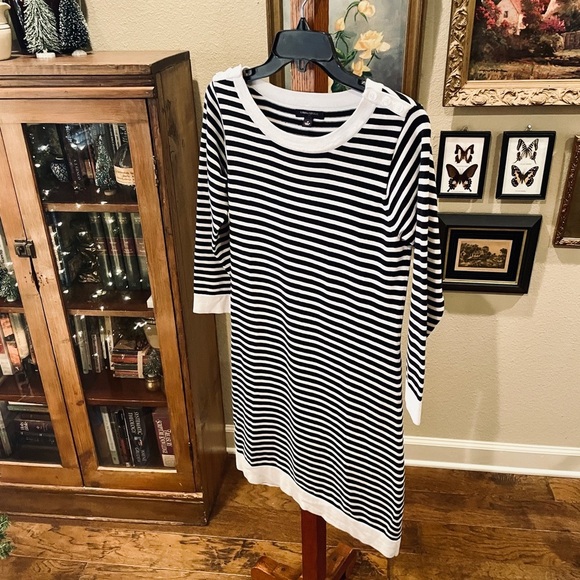 Banana Republic Factory 3/4 sleeve stretch knit sweater dress SZ M black white - Picture 3 of 9
